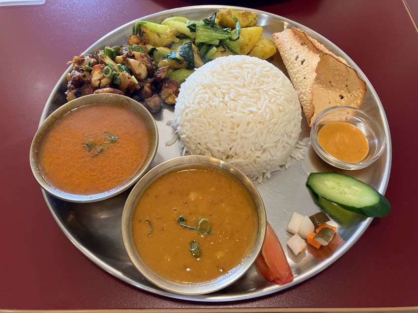 サンジュ キッチンのチキンダルバート