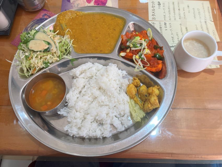 サムジャナのダルバート