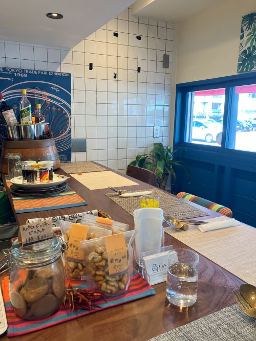 京都でライス&カレーを食べられるSRILANKAの内装